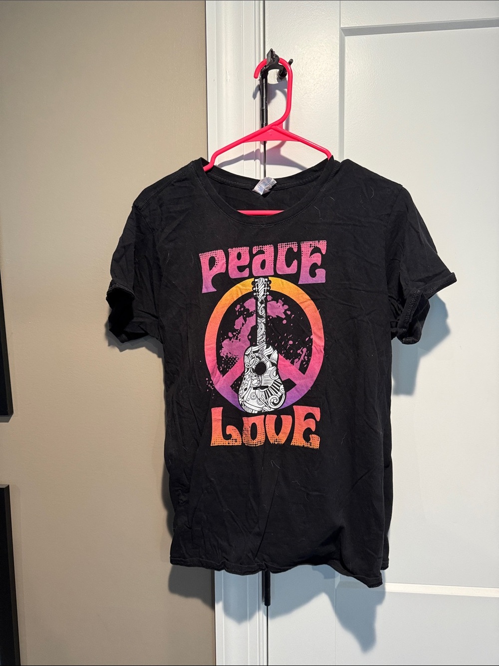 Kids Black 'Peace Love' Graphic Tee - Pink & Orange Print